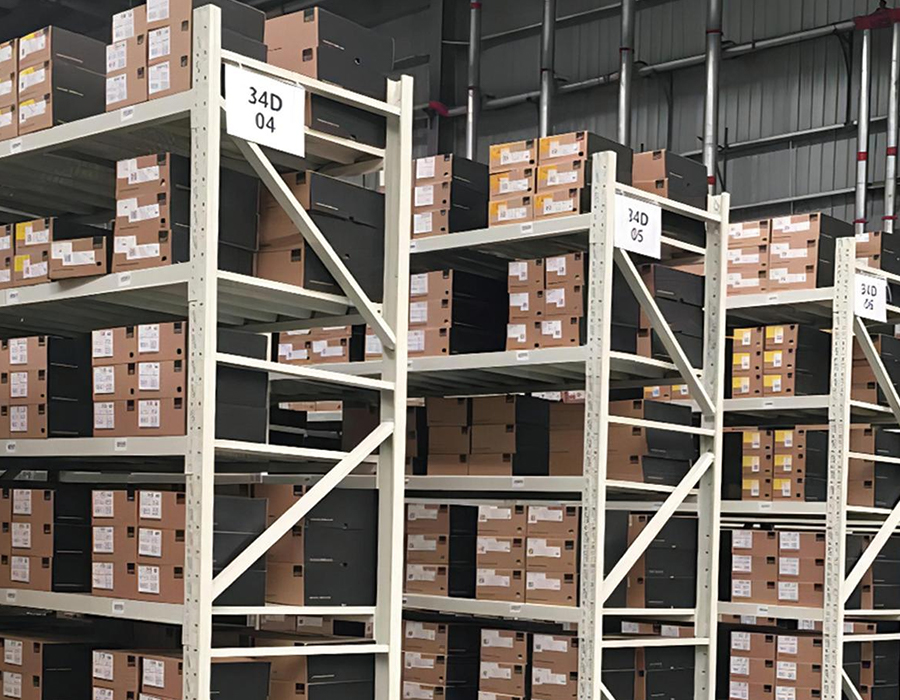 Prateleiras sem parafusos para serviços médios (500-800 kg/camada)